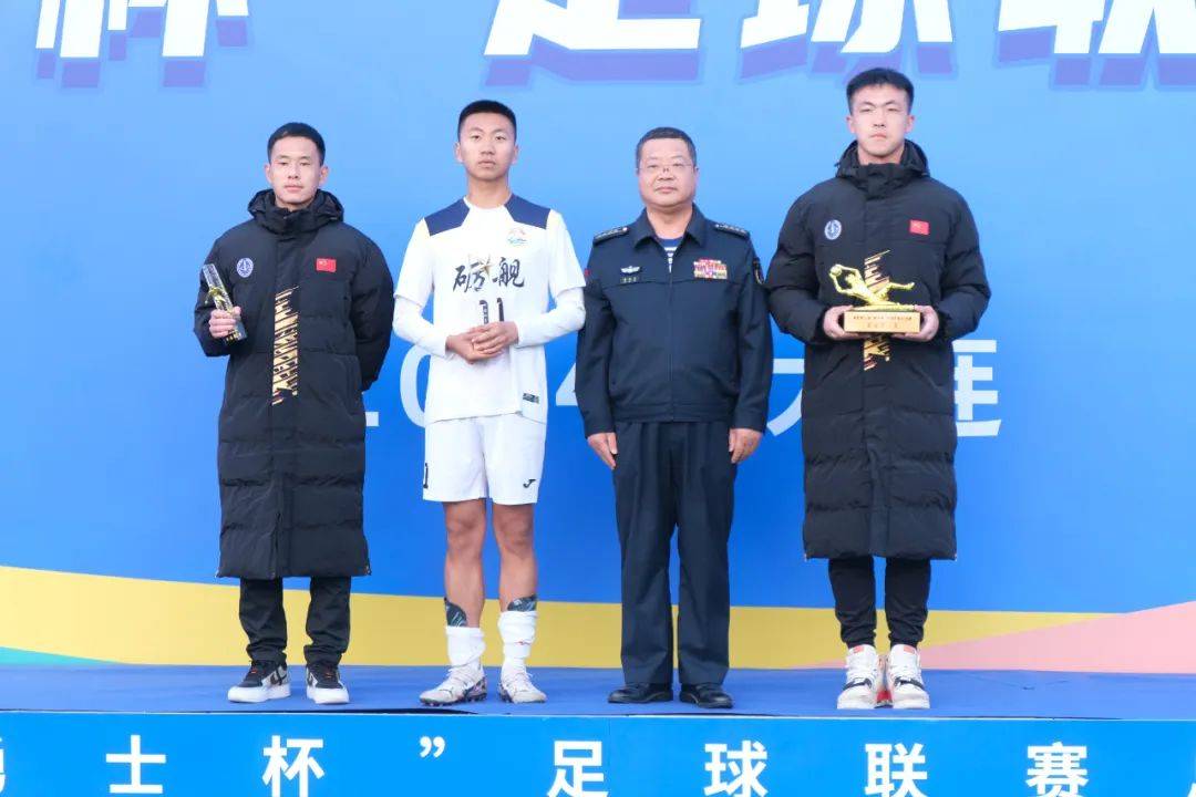 晋级下一阶段引发热议！，Ming在勇士比赛中锐不可当全场沸腾不已(忆江南其三翻译ppt)