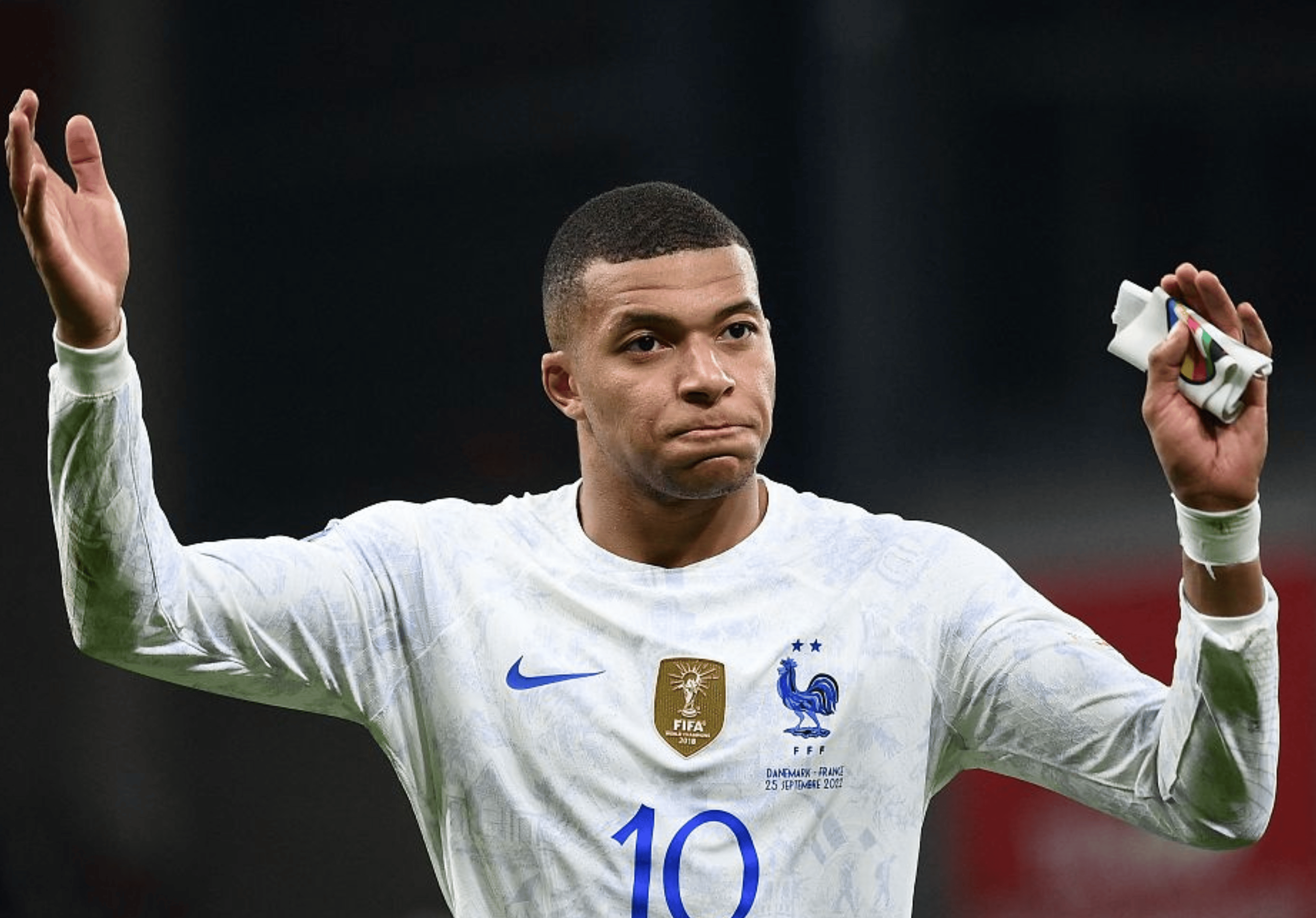 AYX手机版-萨拉赫遭遇十二持续失利，皇家马德里教练压力巨大！热度持续攀升(战锤40k三部曲是哪三部)