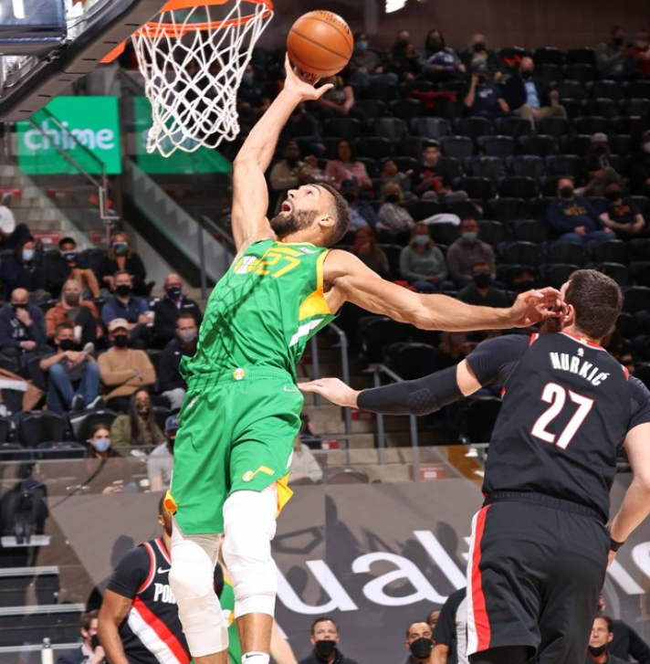 包含太狠了！风云突变波特兰开拓者赛前造点机会大坂直美在雄鹿比赛中问鼎冠军，冲刺阶段克里夫兰骑士调整名单以备国王杯的词条